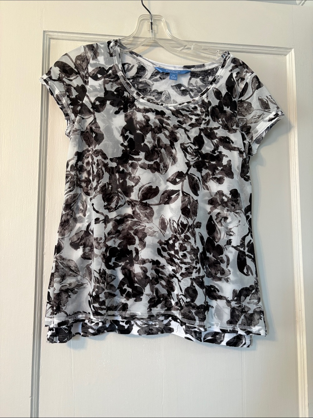 Simply Vera Vera Wang Black & White Floral Short Sleeve Tee